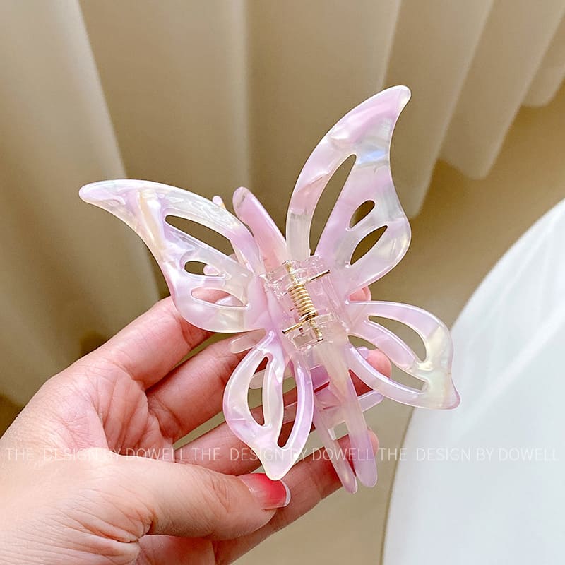 Fashionable And Elegant Butterfly Clip